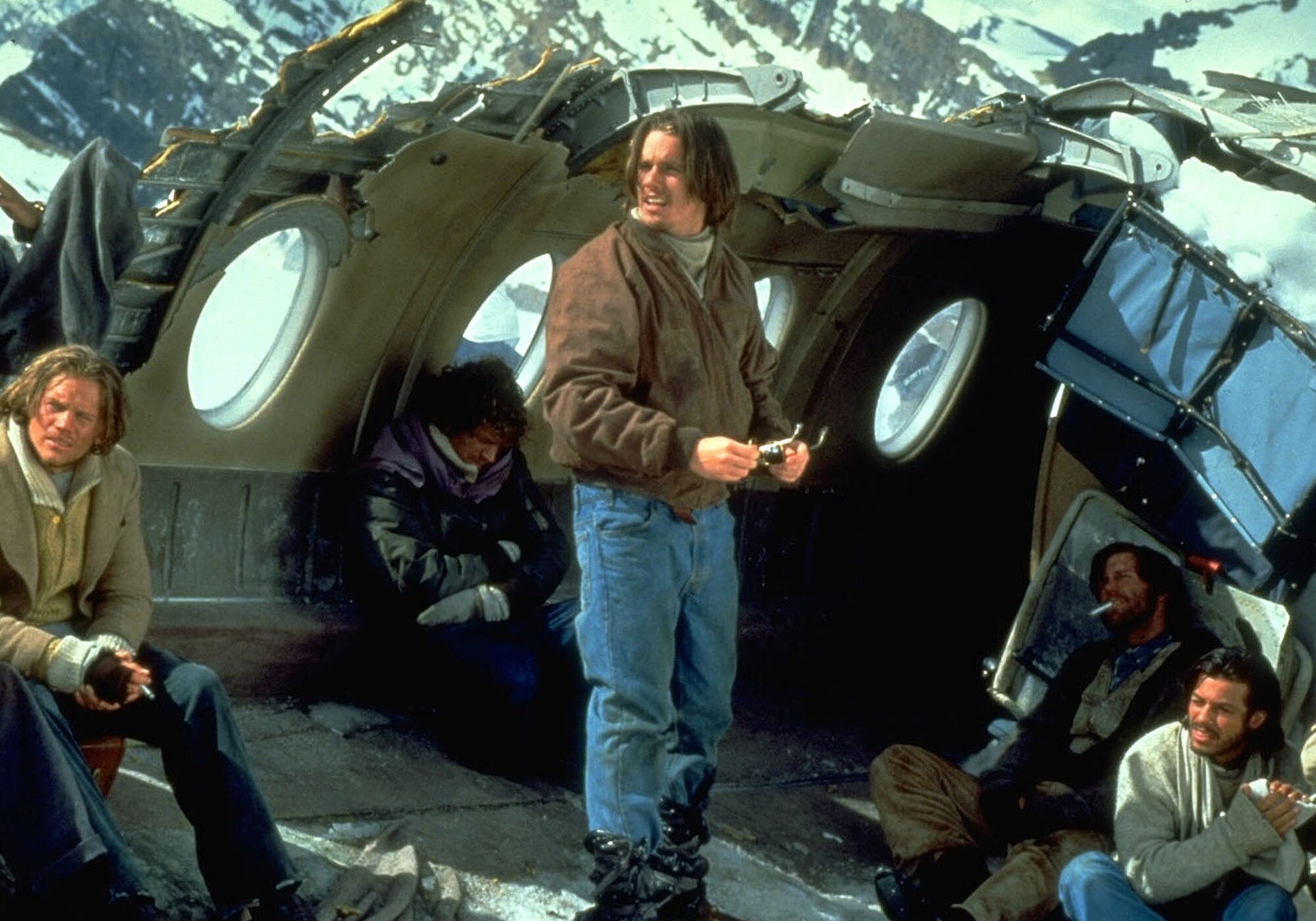 La 1 emite la película 'Viven' en su late night y marca un 6,9%