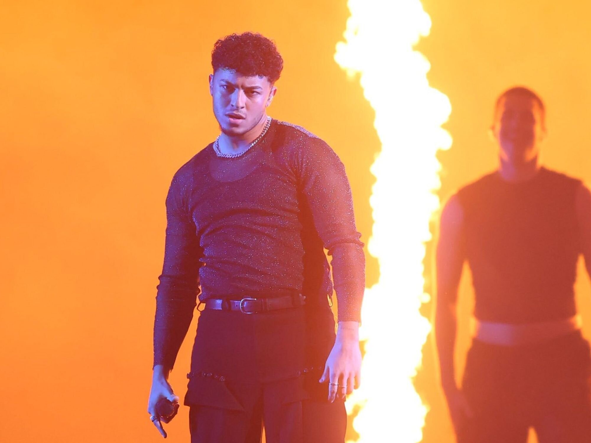 Kenneth canta 'Los ojos no mientes' en la Semifinal 1 del Benidorm Fest 2026