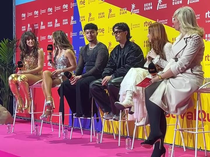 Julia Medina, María León, Kenneth y Tony Grox & Lucycalys en la rueda de prensa de la semifinal 1 del Benidorm Fest 2026