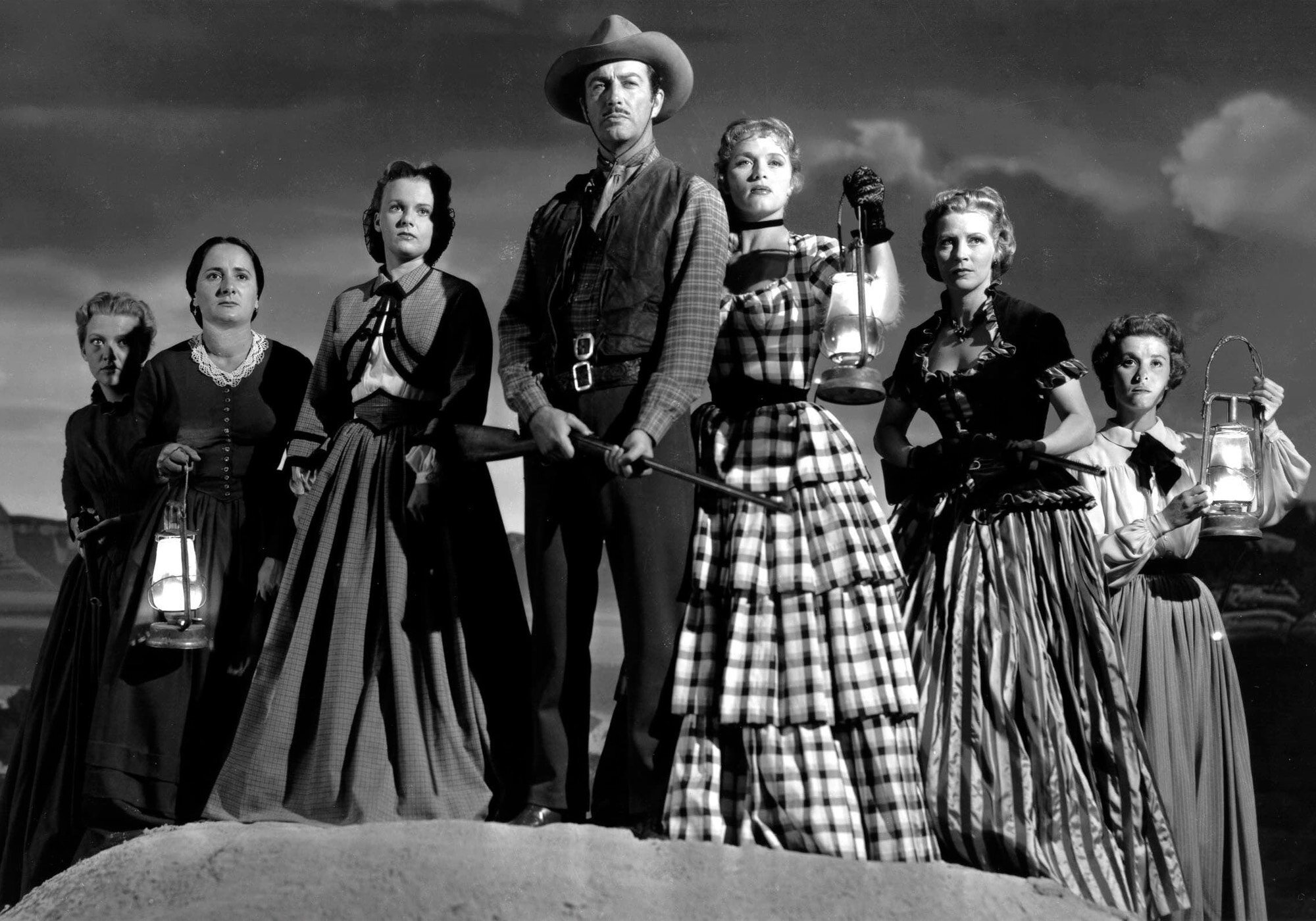 Posado de los protagonistas de 'Caravana de mujeres'