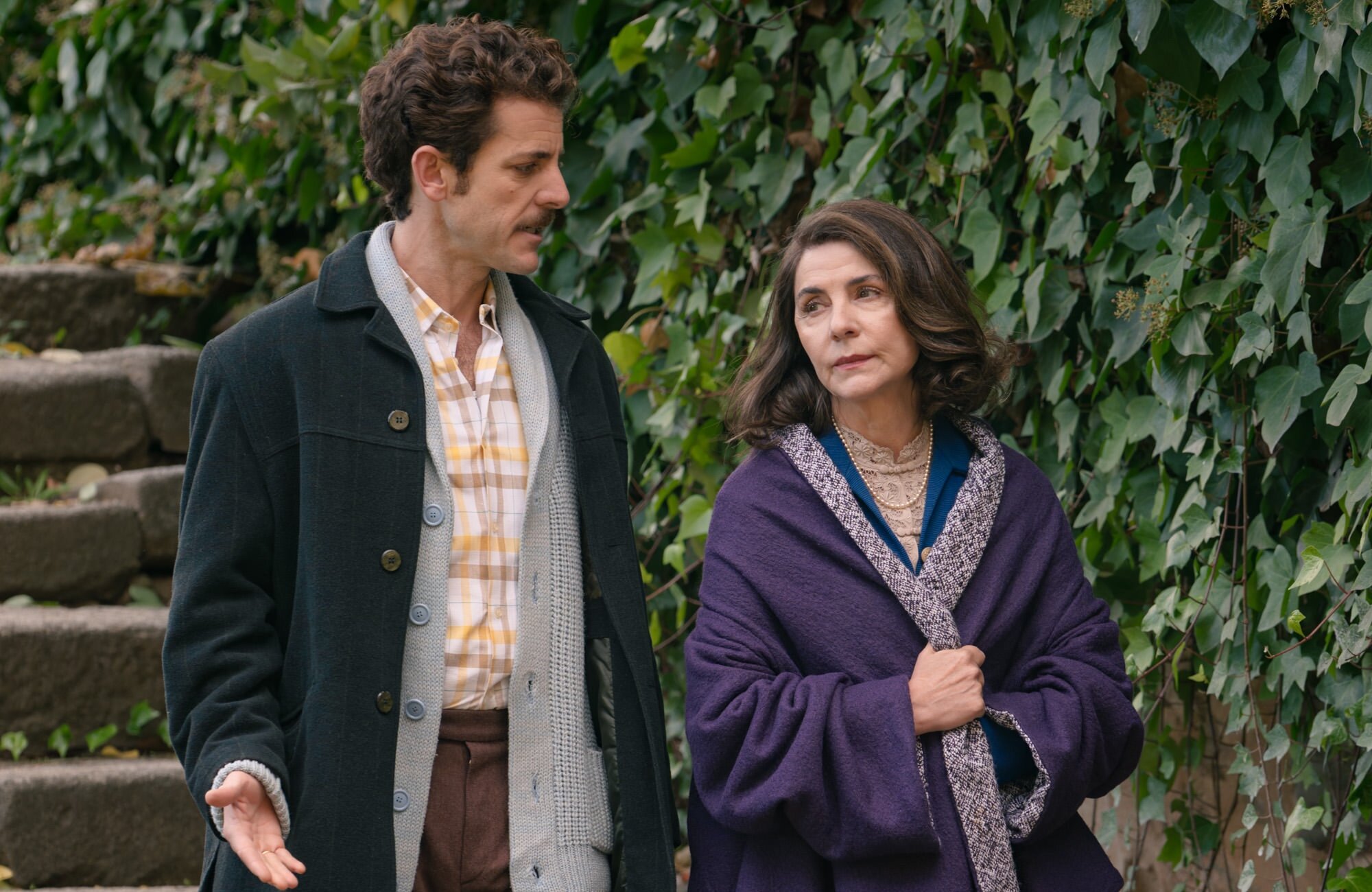 Luis habla con Digna en 'Sueños de libertad'