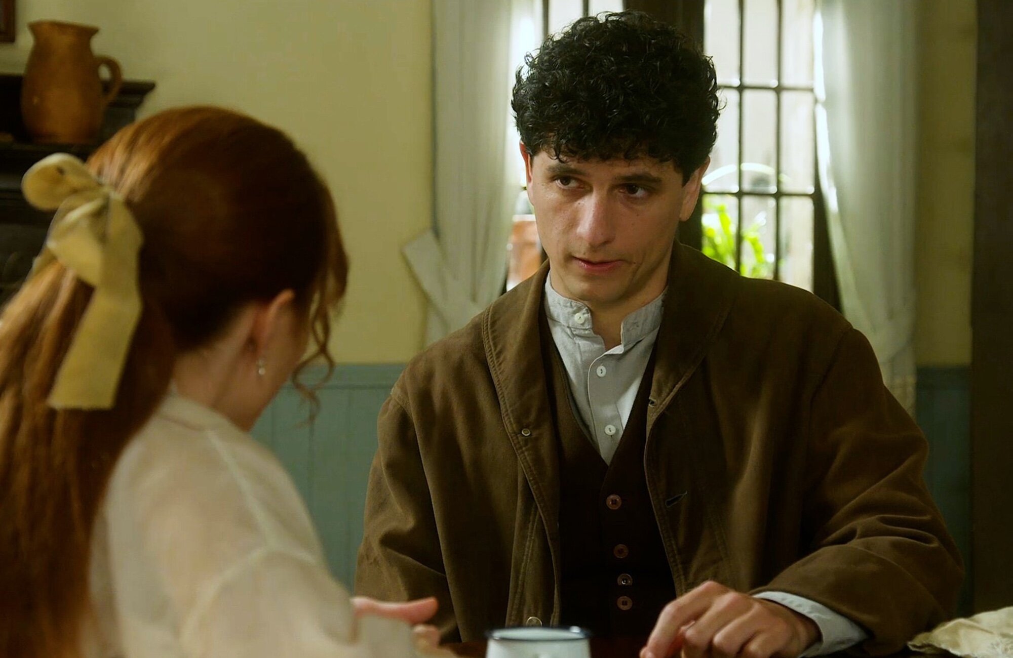 Toño habla con Enora en 'La promesa'