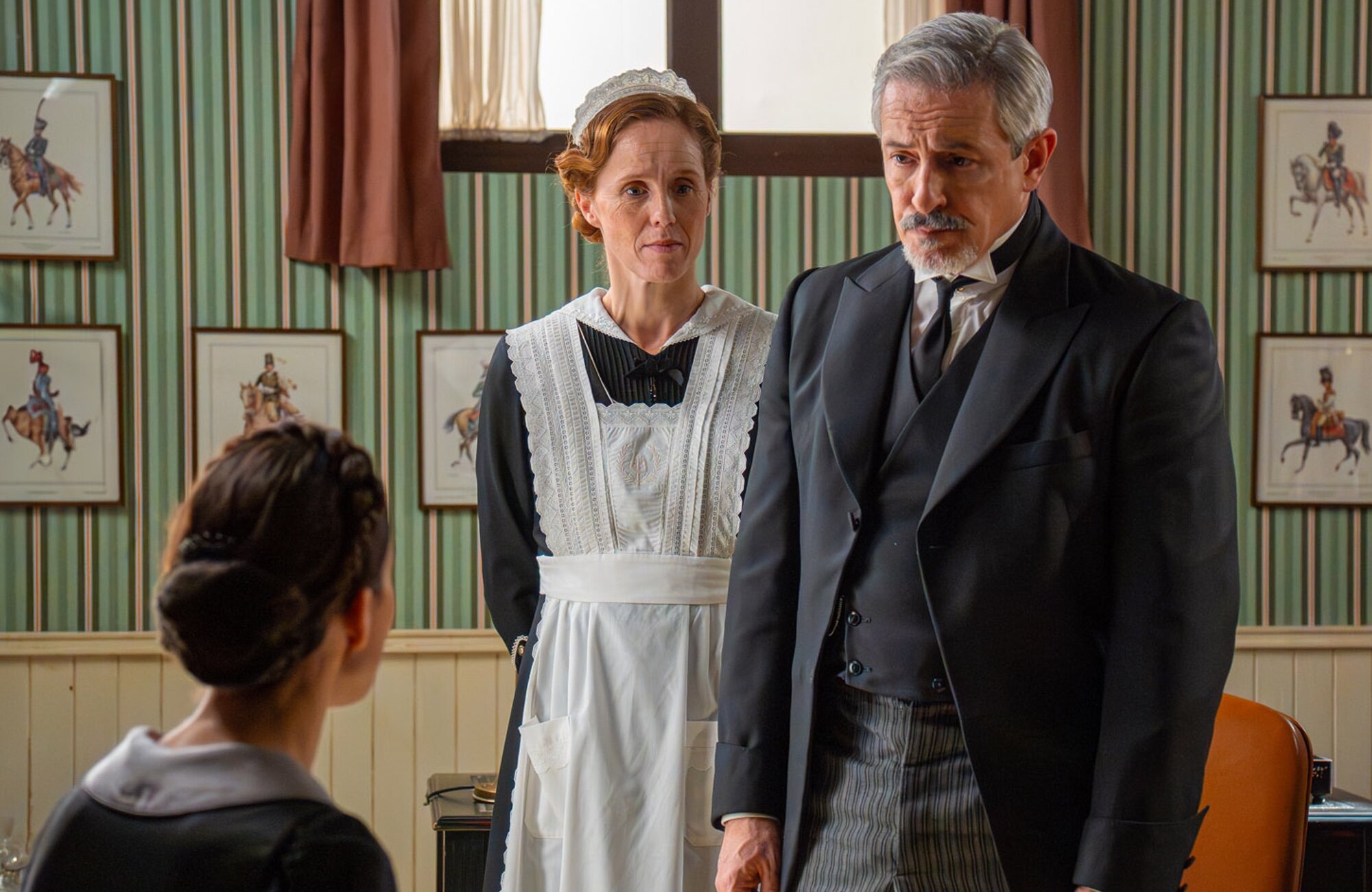 Cristóbal y Pía junto a Teresa en 'La promesa'