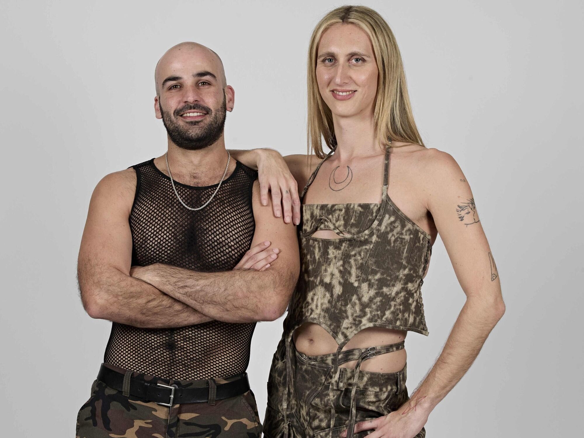 Alex de la Crox junto a Guille Camas, concursantes de 'Pekín Express'