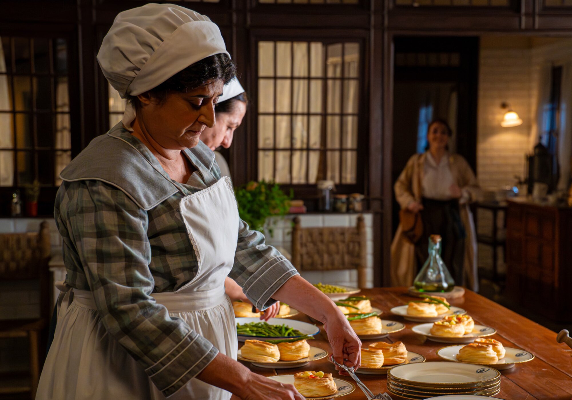 Las cocineras reciben una visita en 'La promesa'