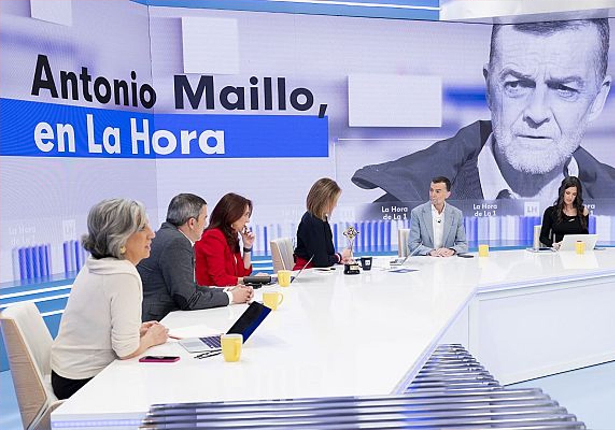 Antonio Maillo. como entrevistado en el plató de 'La hora de La 1'