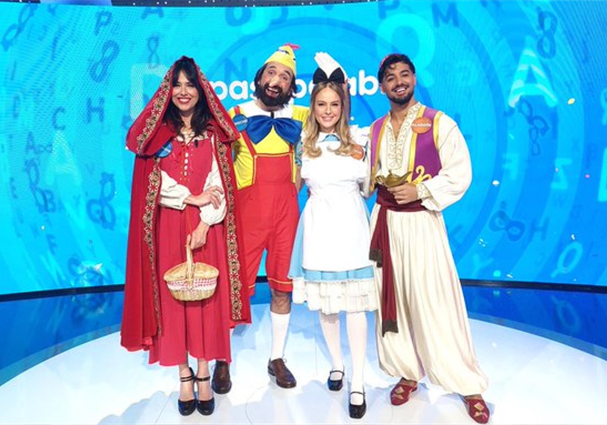 Los invitados de 'Pasapalabra', disfrazados por Carnaval