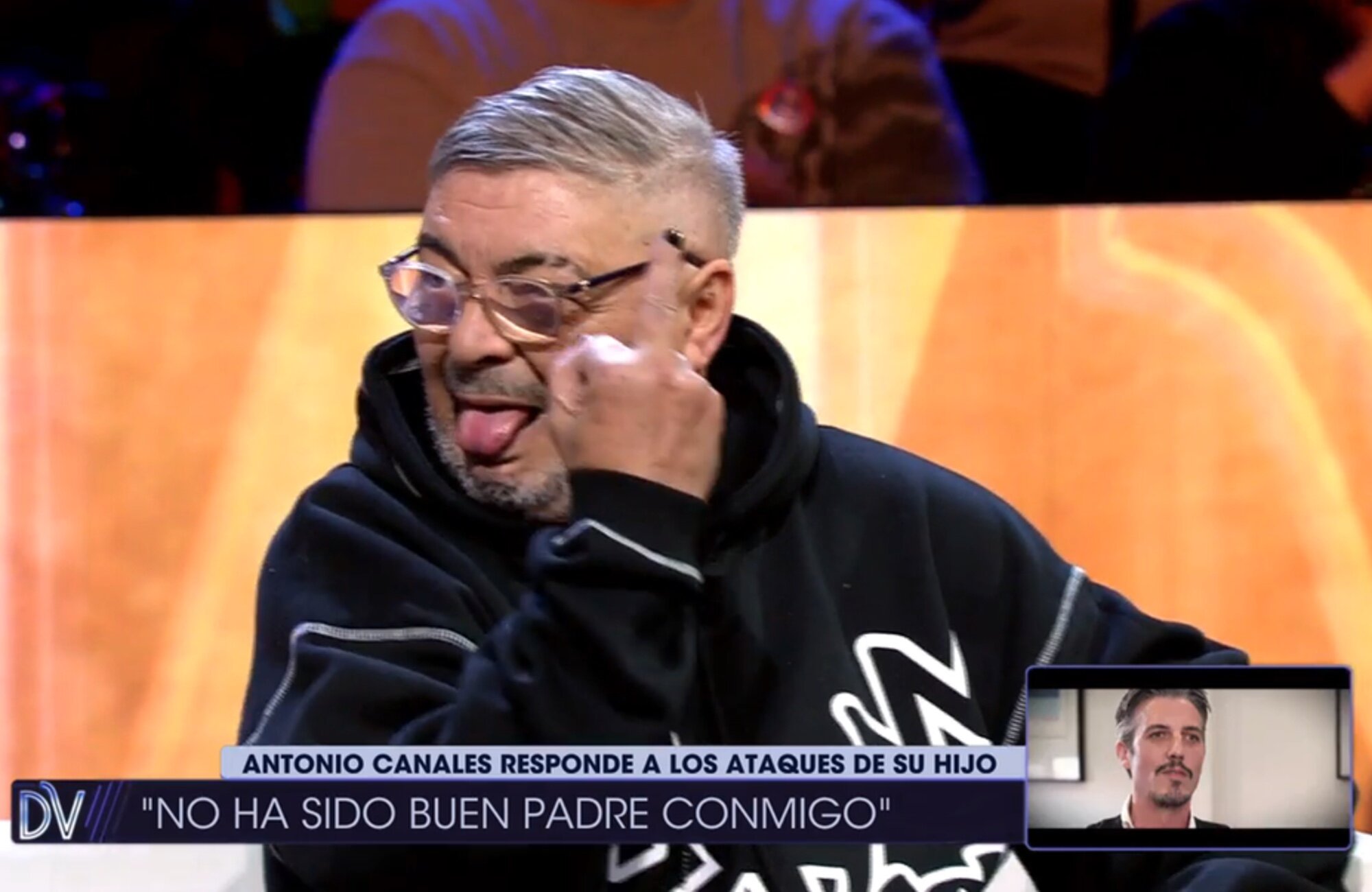 Antonio Canales le dedica una peineta a Ángela Portero en '¡De viernes!'