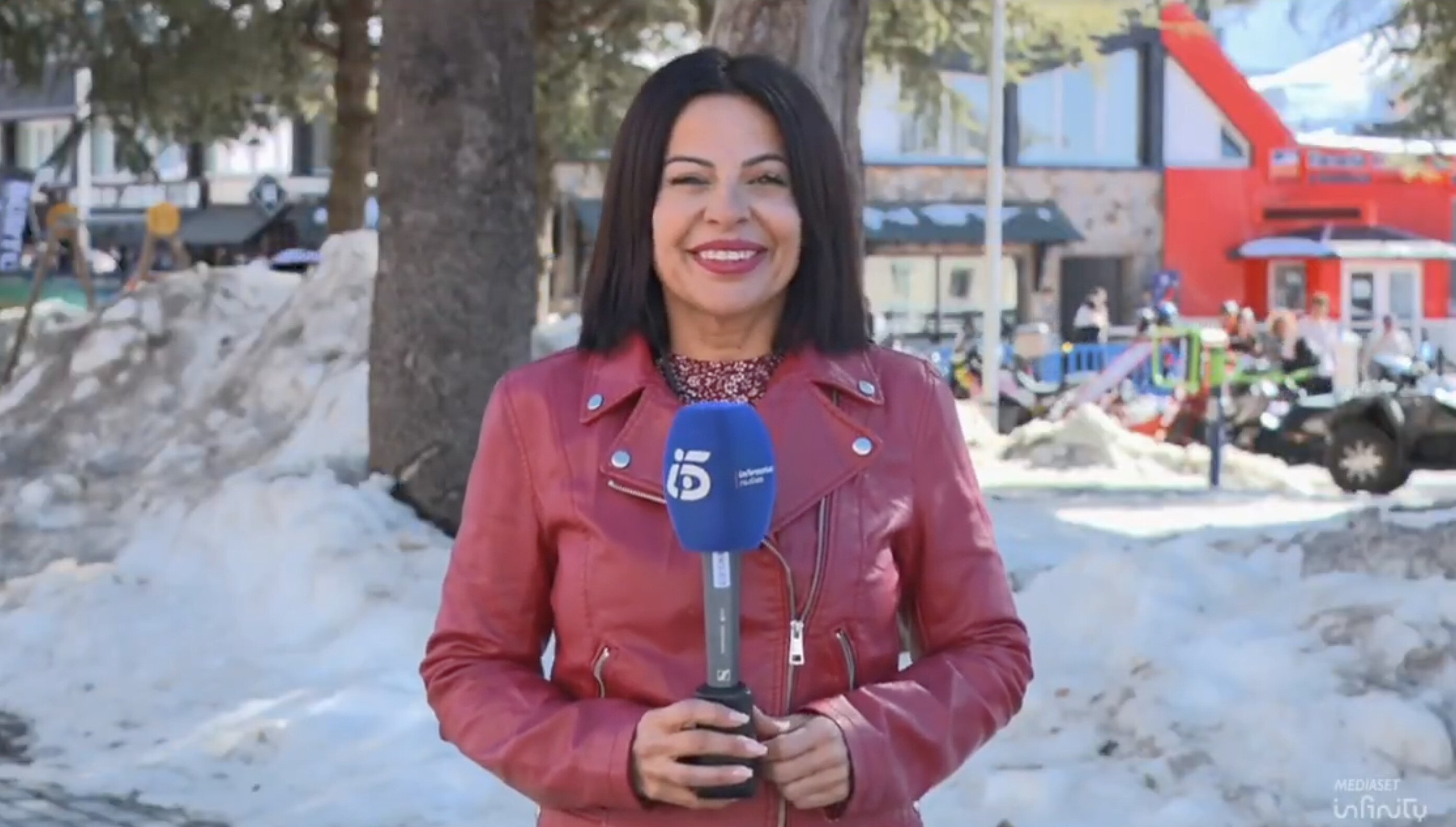 Beatriz Simó no se esperaba la felicitación de María Casado en 'Informativos Telecinco Fin de Semana'