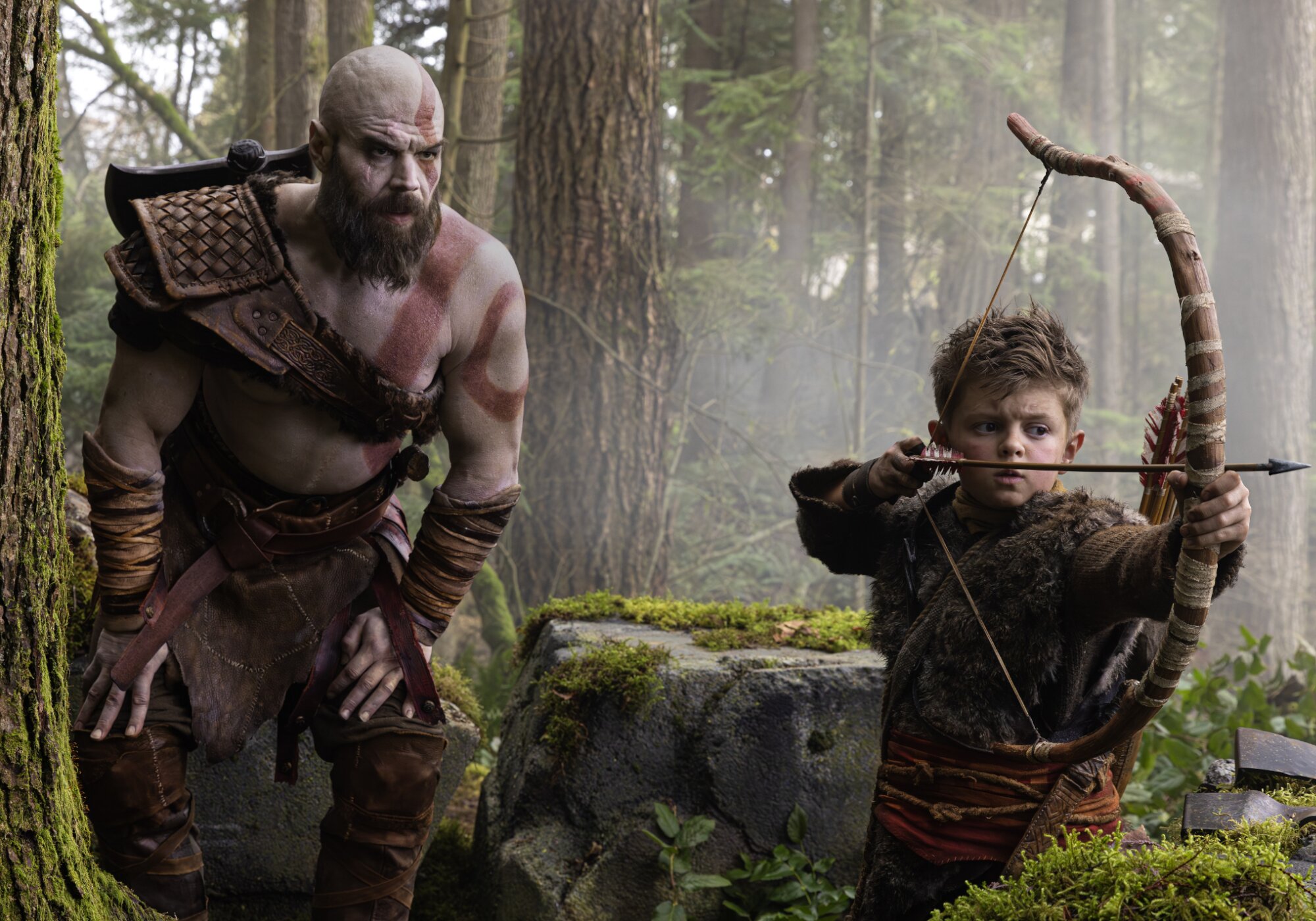 Ryan Hurst y Callum Vinson como Kratos y Atreus en 'God of War'