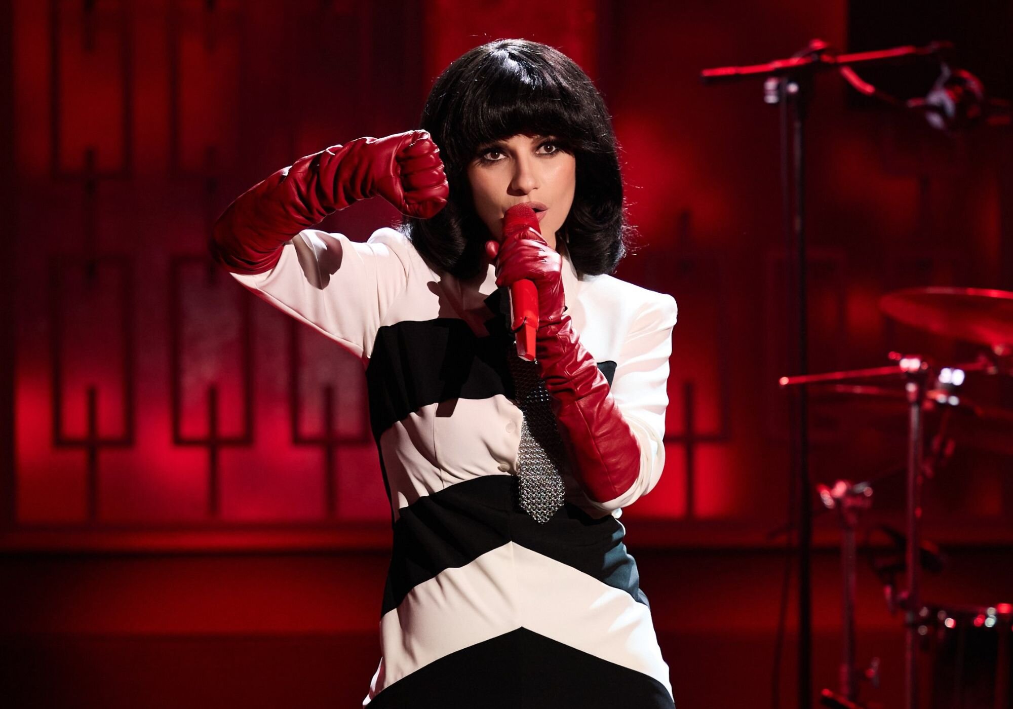 Laura Pausini interpretó en 'La revuelta' su nuevo tema