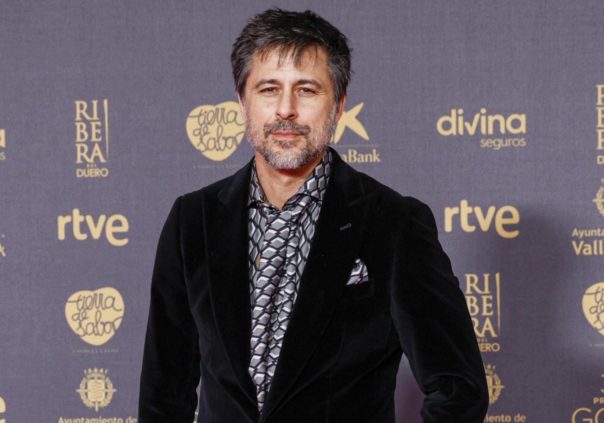 Hugo Silva es uno de los protagonistas de 'Rojo sobre blanco', la nueva ficción de RTVE