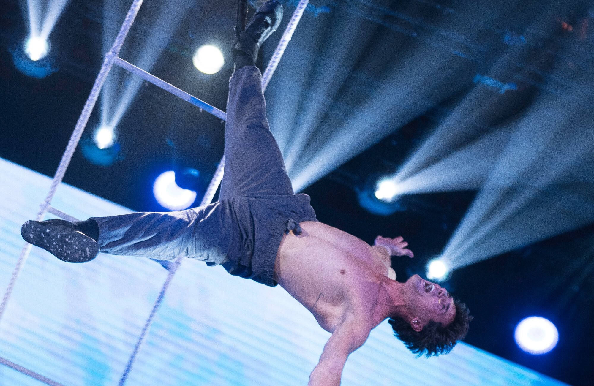 Daniel Illescas en su número circense para la final de 'El desafío'