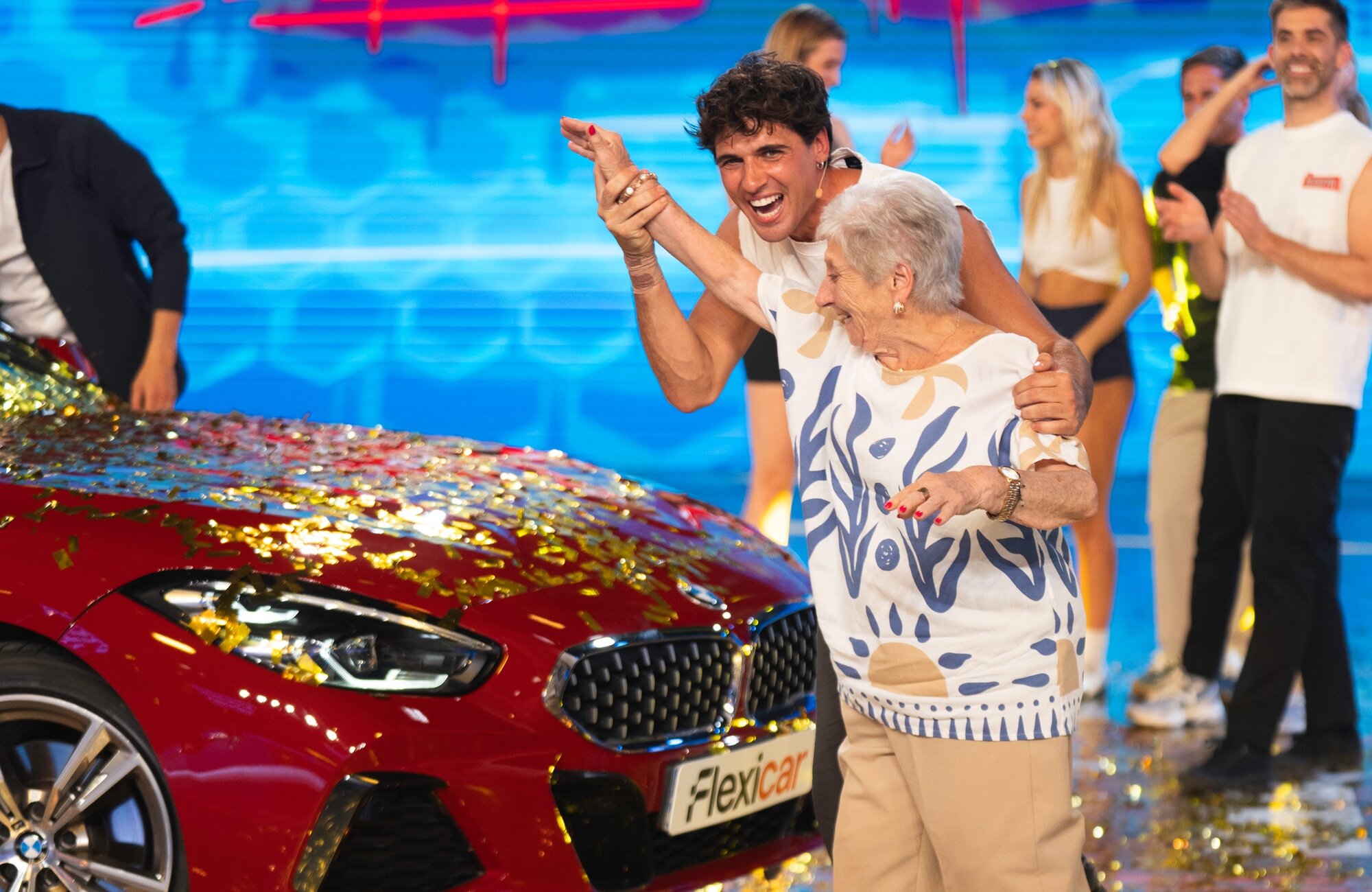 Daniel Illescas celebra con su abuela su victoria en 'El desafío'