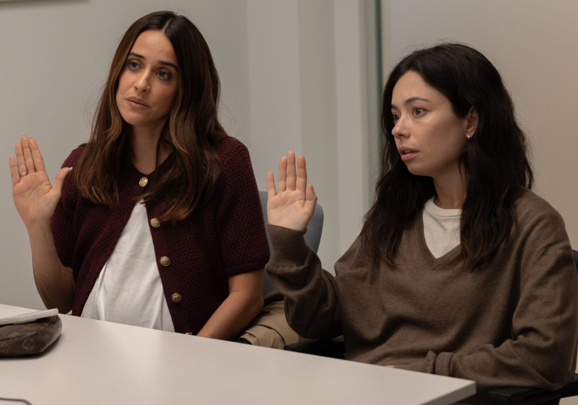 Macarena García y Anna Castillo en 'Se tiene que morir mucha gente'