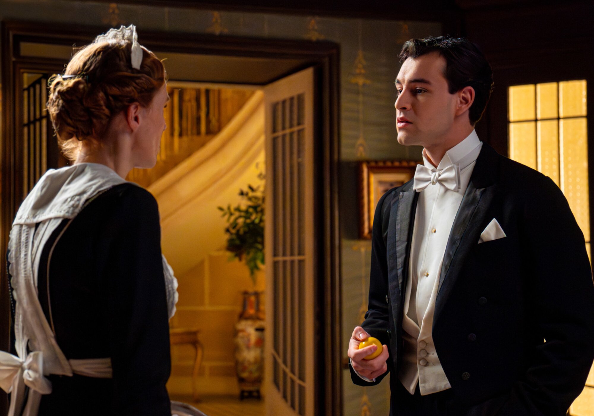 Escena entre Pía y Curro en 'La promesa'