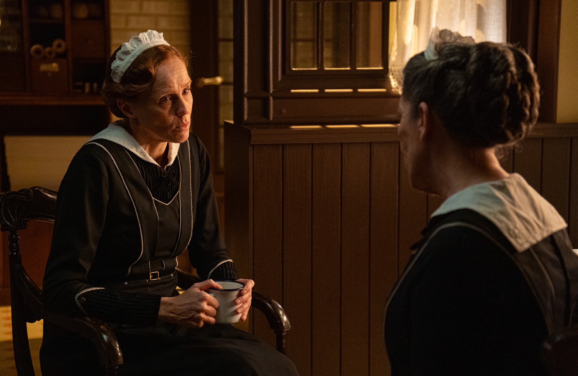 Pía le confiesa a Petra sus sospechas de Ricardo en 'La promesa'