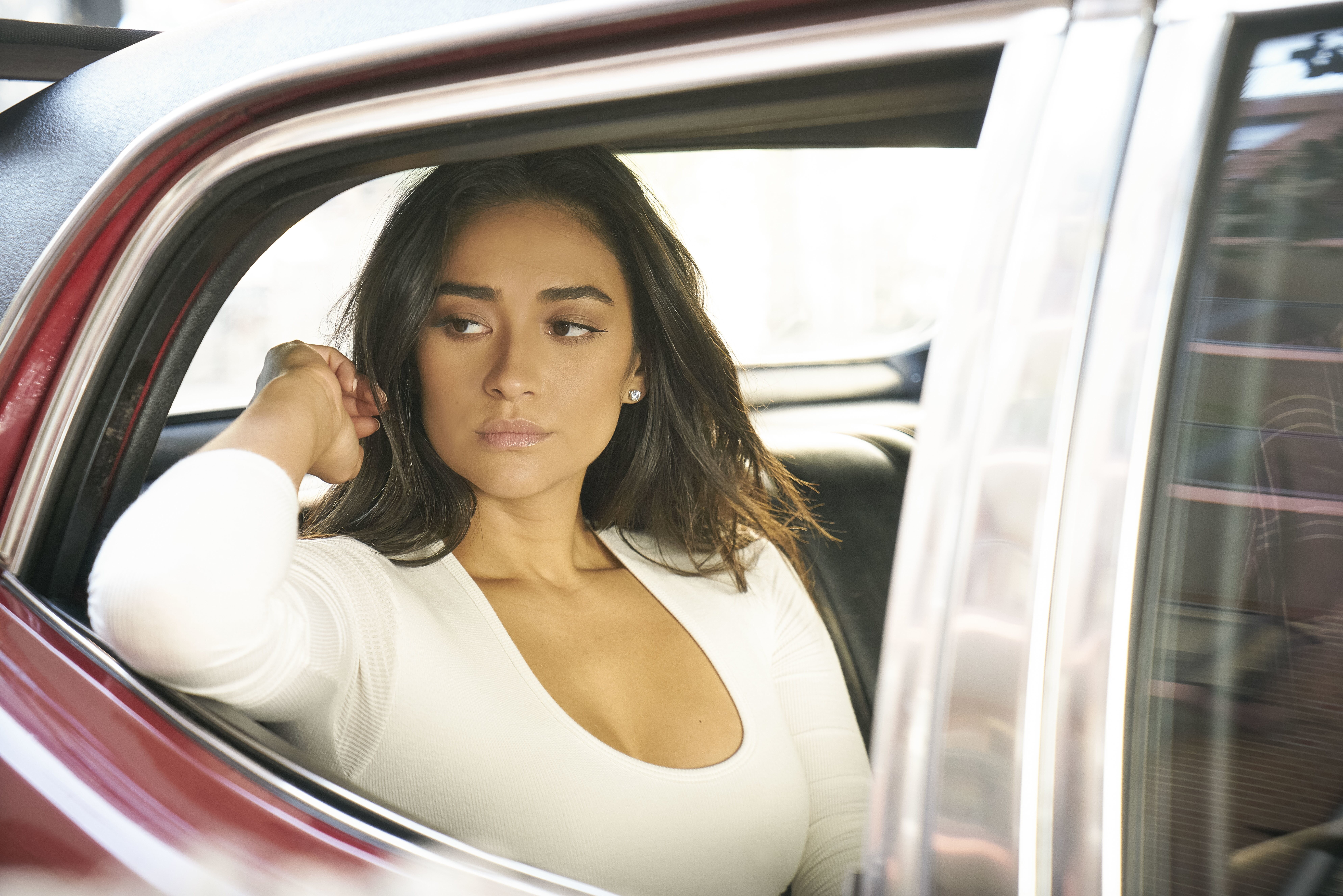 Shay Mitchell interpretará a Trina en 'Baywatch 2026'