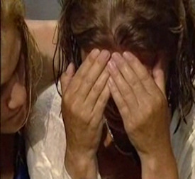 Consuelo Berlanga llorando