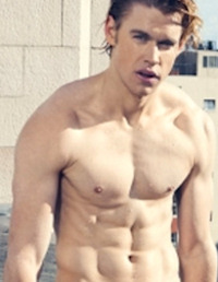 Chord Overstreet sin camiseta