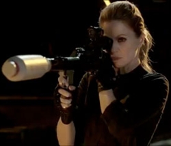 Pam usa un bazooka