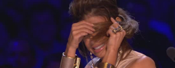 Paula Abdul se tapa para no ver a Geo Godley desnudo en 'The X Factor'