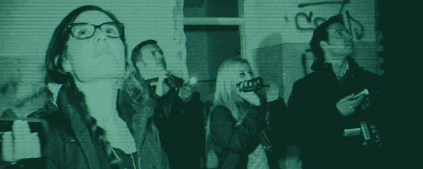 Navarro, Casañ, Meca y Natalia con las cámaras de visión nocturna