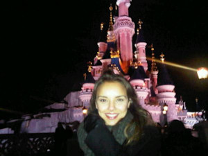 Chenoa visita Disneyland París para la gala de Telecinco