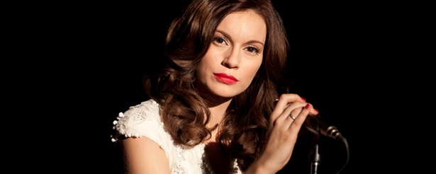 Norma ruiz como Rocio Durcal