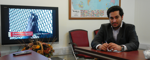 Ali Ejaredar, jefe de informativos de la cadena HispanTV, la primera en emitir integramente en español desde Oriente Medio