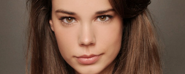 Laia Costa, Caperucita en Antena 3