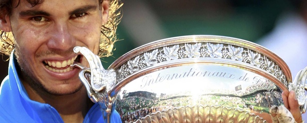 Rafa Nadal muerde su último Roland Garros