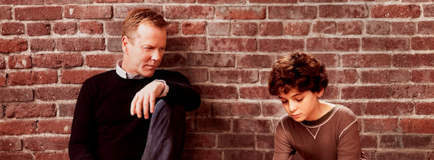 Kiefer Sutherland y Jame Bohm en 'Touch'