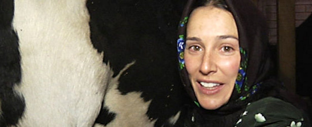 Adela Úcar con la comunidad menonita