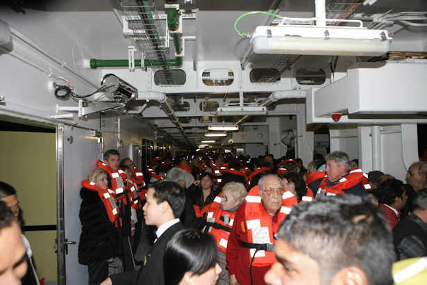 El Costa Concordia se hunde en el Mediterráneo