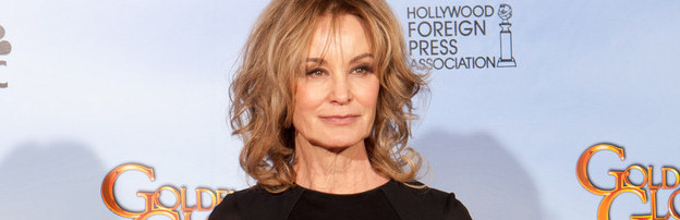 Jessica Lange con su Globo de Oro por 'American Horror Story'