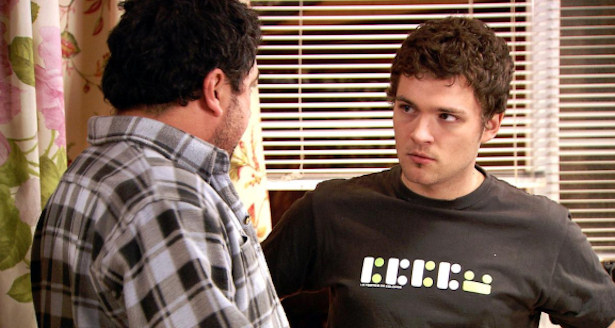 Adam Jezierski habla con Paco Tous, su padre en &#39;Con el culo al aire&#39;.