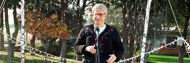 La vieja del visillo