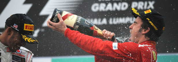 Fernando Alonso de celebración