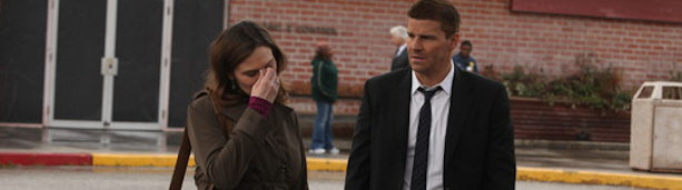 Emily Deschanel y DavidBoreanaz protagonizan 'Bones' en Fox.