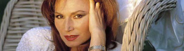 Rocío Jurado tendrá su propia TV Movie en Antena 3 titulada 'Como alas al viento'.