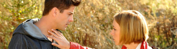 Culebra y Michele en una escena del próximo episodio de 'Los protegidos'.