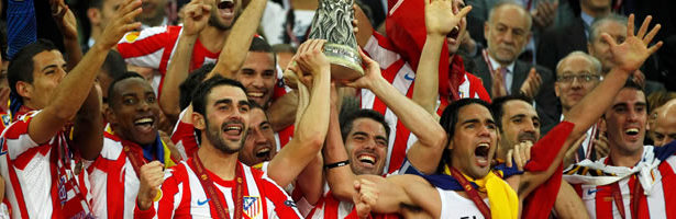 Los jugadores del Atlético de Madrid celebran la consecución del nuevo título.