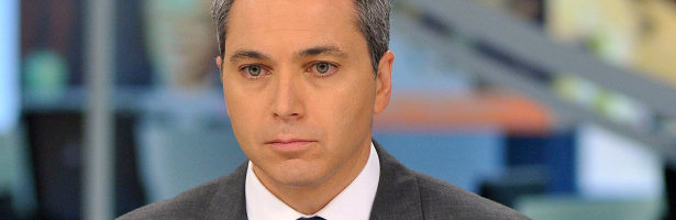Vicente Vallés en el plató de 'Antena 3 Noticias'.