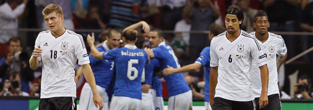Italia celebra uno de sus dos golazos frente a Alemania