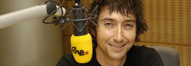 Toni Garrido en los estudios de Radio Nacional