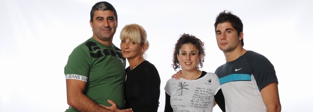 La familia Segura Moreno en una foto promocional de 'Perdidos en la tribu'