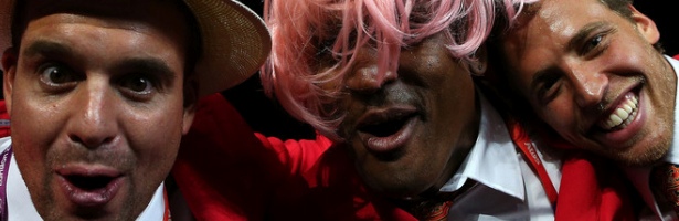 Iván Pérez, de waterpolo, con peluca rosa durante la inauguración de los Juegos Olímpicos