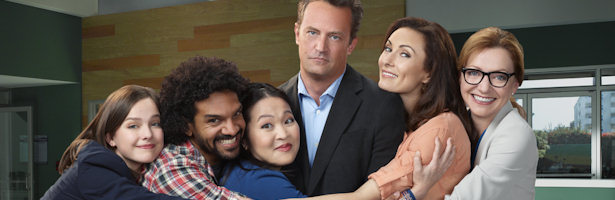 Matthew Perry en una foto promocional de 'Go On'