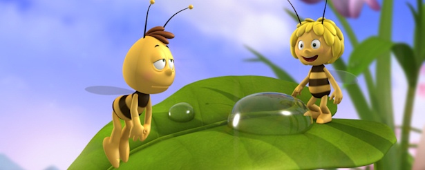 Maya y Willy descansan sobre una hoja